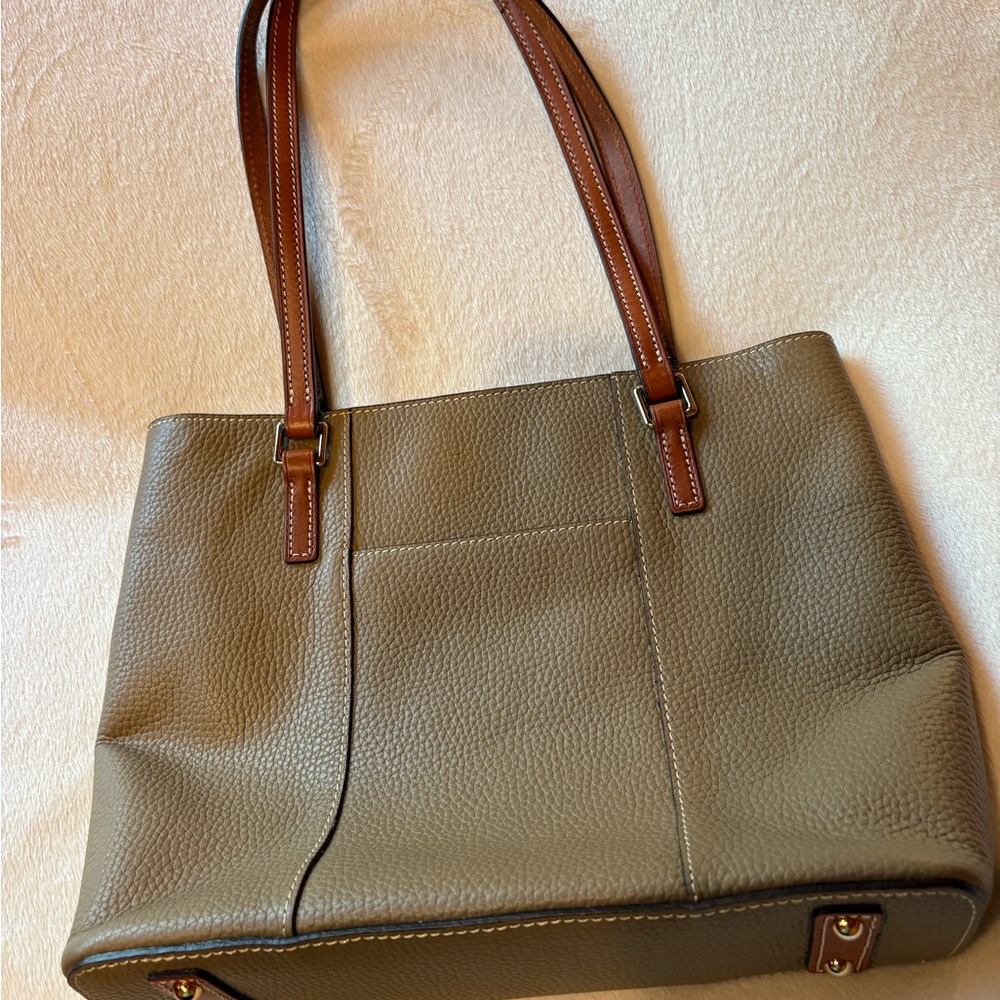 Dooney & Bourke olive green pebbled bag - Picture 2 of 5